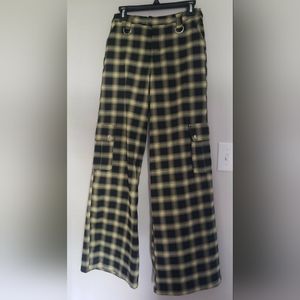 HotTopic Large Black and Yellow Plaid Pants
